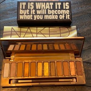 Lightly used UD NAKED honey eyeshadow palette